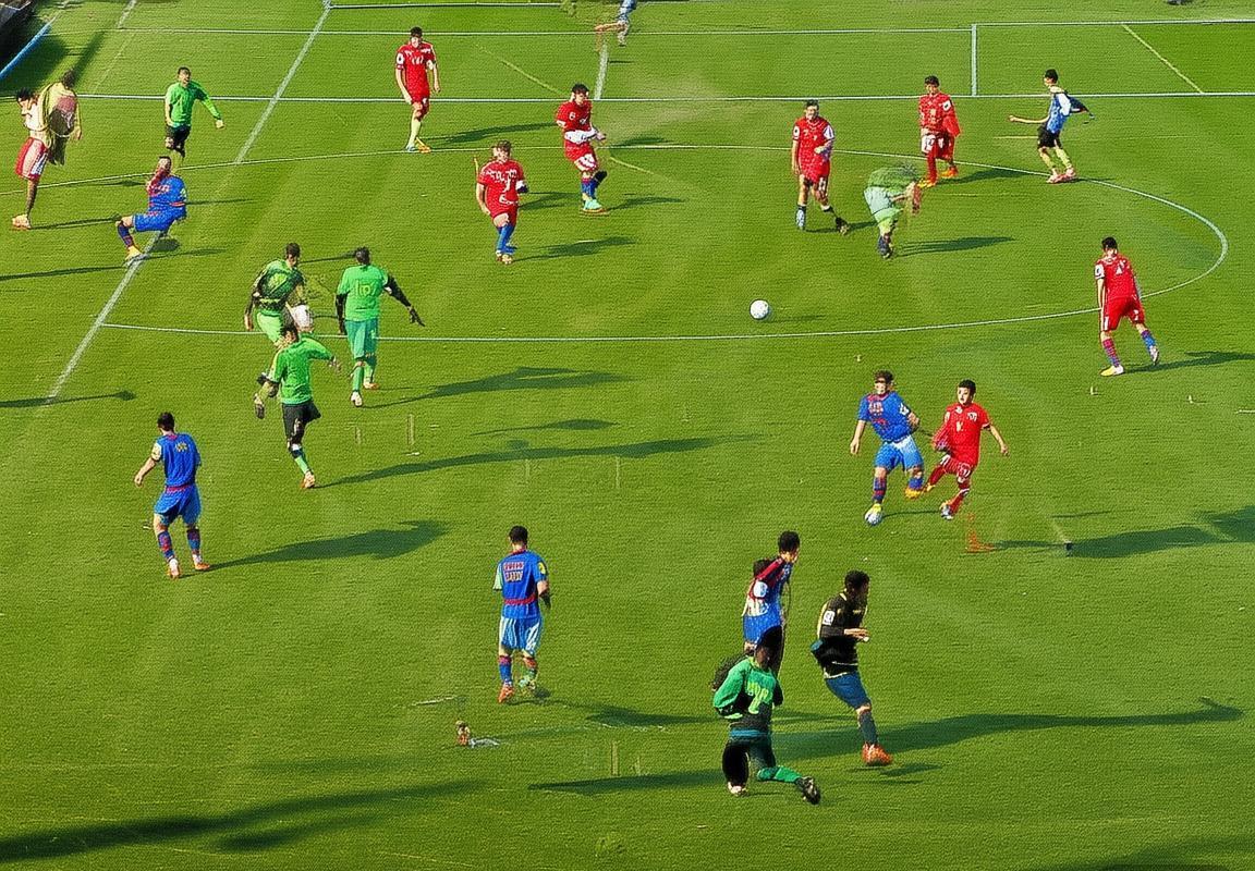 巴塞罗那VS埃瓦尔：控球反击战精彩对决回顾(图4)