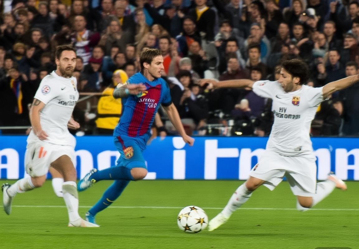 梅西与穆勒巅峰对决：巴萨拜仁欧冠传奇交锋(图3)